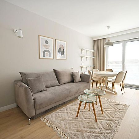 Beige 3City Apartment With Parking In Gdansk By Noclegi Renters Exterior foto