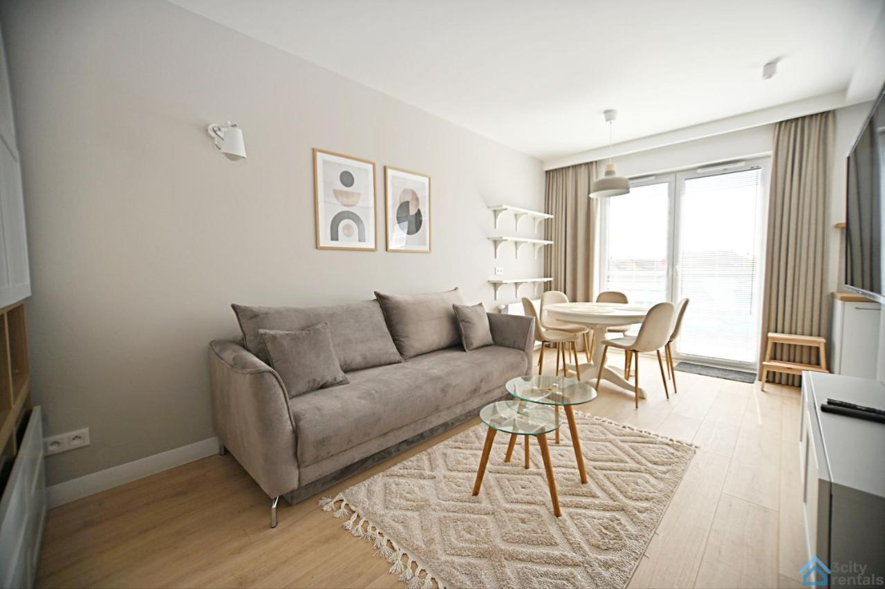 Beige 3City Apartment With Parking In Gdansk By Noclegi Renters Exterior foto