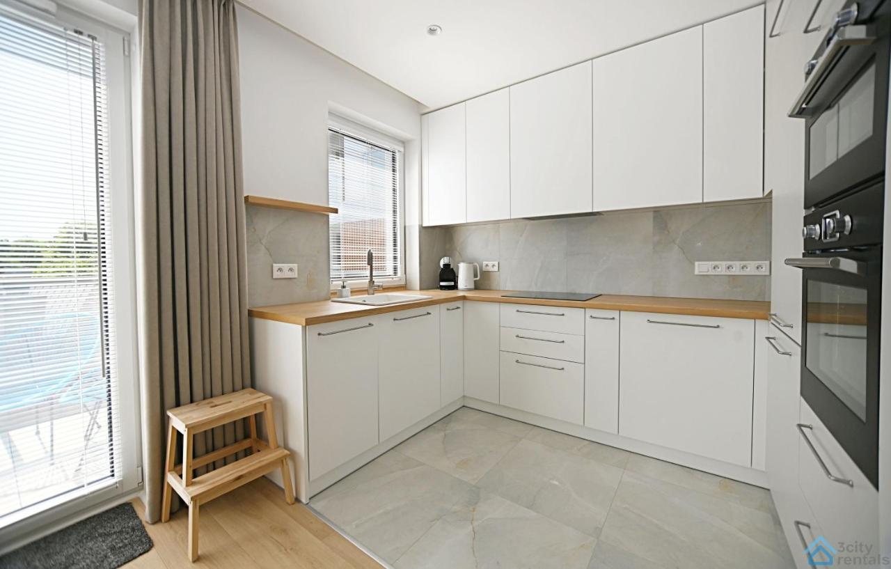 Beige 3City Apartment With Parking In Gdansk By Noclegi Renters Exterior foto