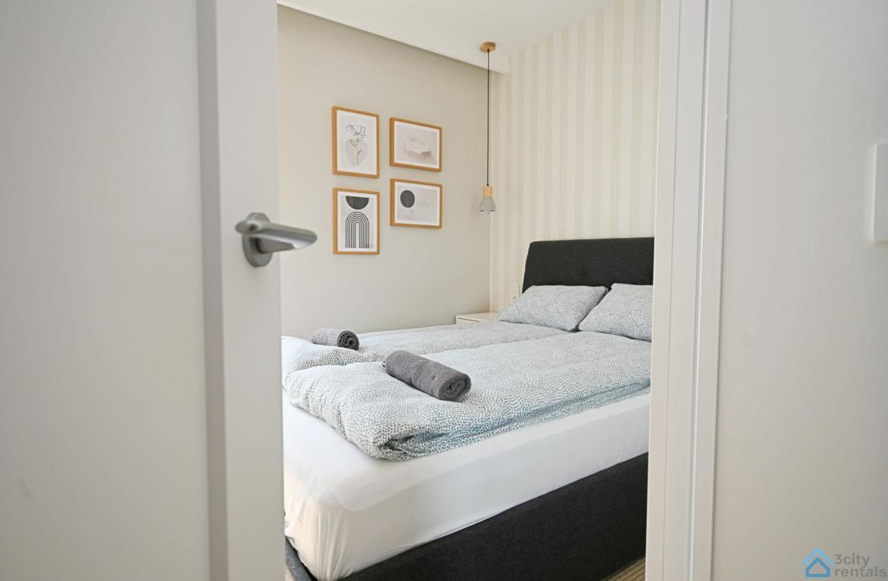 Beige 3City Apartment With Parking In Gdansk By Noclegi Renters Exterior foto